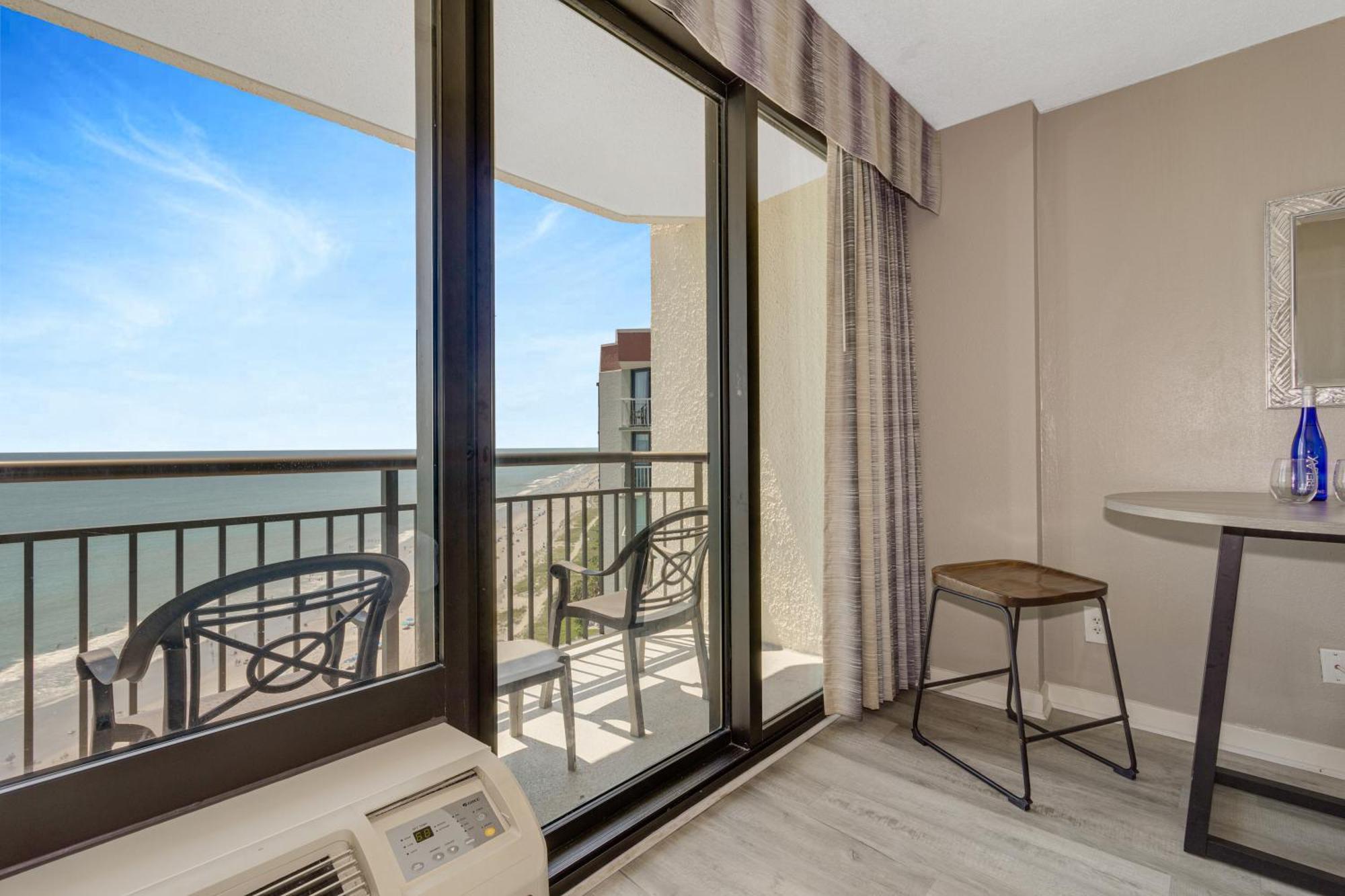 Oceanview Studio Escape With Beach Steps Away! 1828 Myrtle Beach Exterior photo